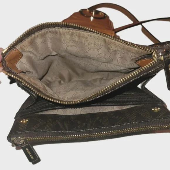 Michael Kors MK Signature Crossbody Bag Purse - Picture 9 of 13